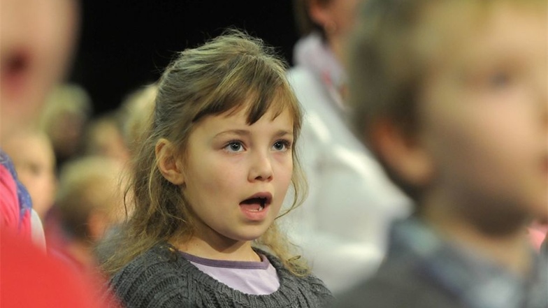 Auch die achtjährige Magdalena Poick aus der Grundschule „Am Löbauer Berg“ war bei dem Auftritt mit ihrer Klasse in der Löbauer Messehalle dabei.