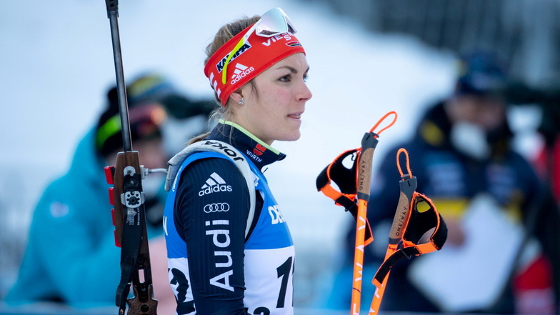 Hanna Kebinger feiert am Freitag beim Sprintrennen mit 25 Jahren ihr WM-Debüt. In diesem Alter beendeten Magdalena Neuner und Laura Dahlmeier die Karriere.