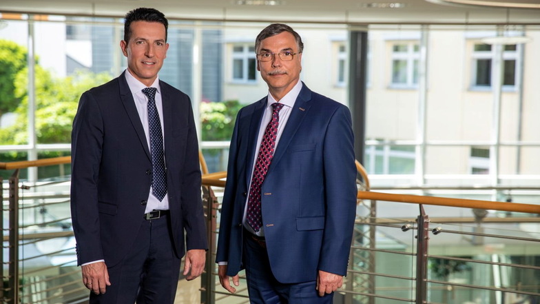Der Verwaltungsrat der Sparkasse Döbeln hat eine Verlängerung der Verträge der Vorstände Thomas Gogolla (links) und Uwe Krahl bis 2027 beschlossen.