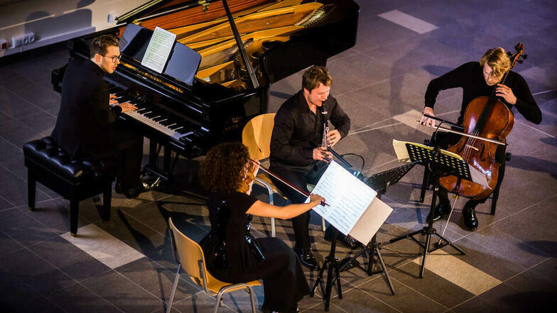 Pierre-Laurent Aimard (Klavier), Jörg Widmann (Klarinette), Jean-Guihen Queyras (Violoncello) und Isabel Faust (Violine)