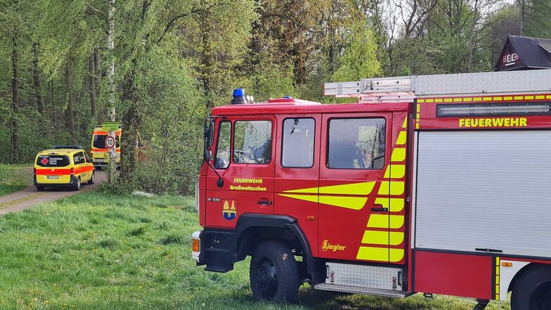 Rettungseinsatz mit Feuerwehr und Hubschrauber in Westewitz