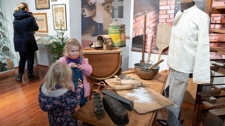 Bei der neuen Ausstellung im Großenhainer Museum gibt es für große und kleine Besucher auch eine eingerichtete alte Backstube.