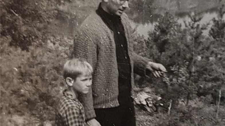 Die Natur (links mit Sohn Harald) und die Ferne haben es Heinrich Weber und seiner Familie stets angetan. Zum 60. Hochzeitstag ging er mit seiner Ursel auf Kreuzfahrt.