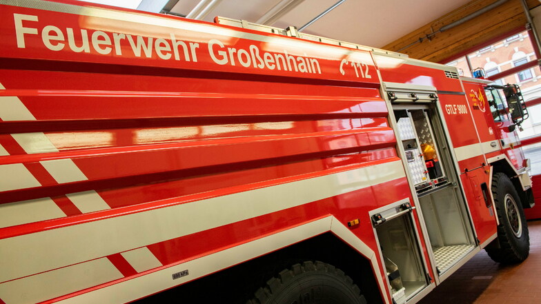 Mit 9,50 Meter Länge passt das GTLF 9000 gerade so ins Großenhainer Gerätehaus.