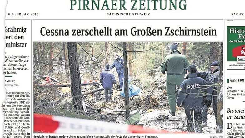 Die Pirnaer Ausgabe der Sächsischen Zeitung am Tag nach dem Unglück. Damals war die Ursache für den Absturz noch völlig unklar.Repro: SZ.