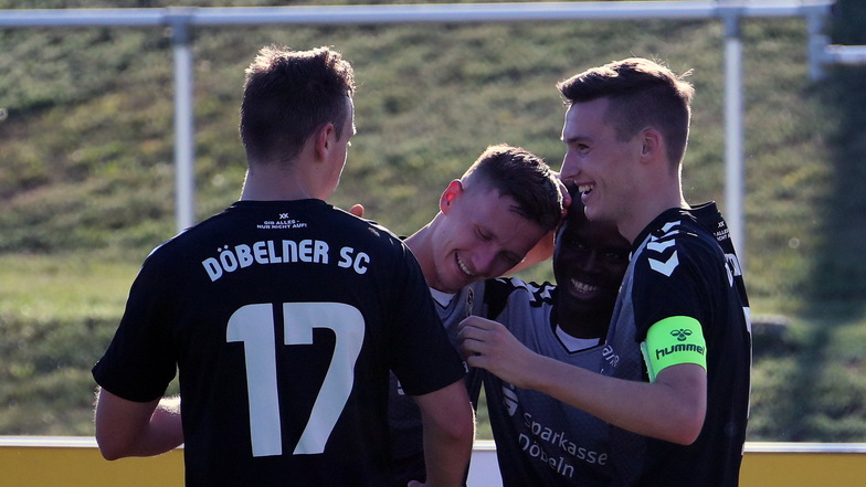 Nach einem weiteren Sieg rangieren die Fußballer des Döbelner SC nur zwei Zähler hinter Spitzenreiter Frohburg..