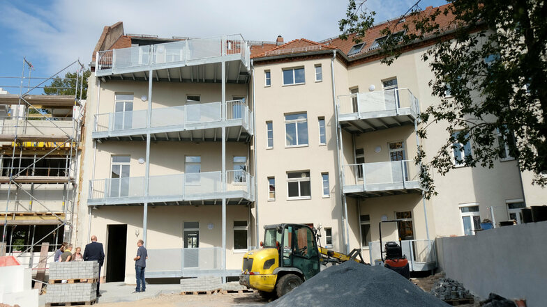 Der Blick vom Innenhof auf das neue Seeg Haus auf dem Robert Koch Platz.