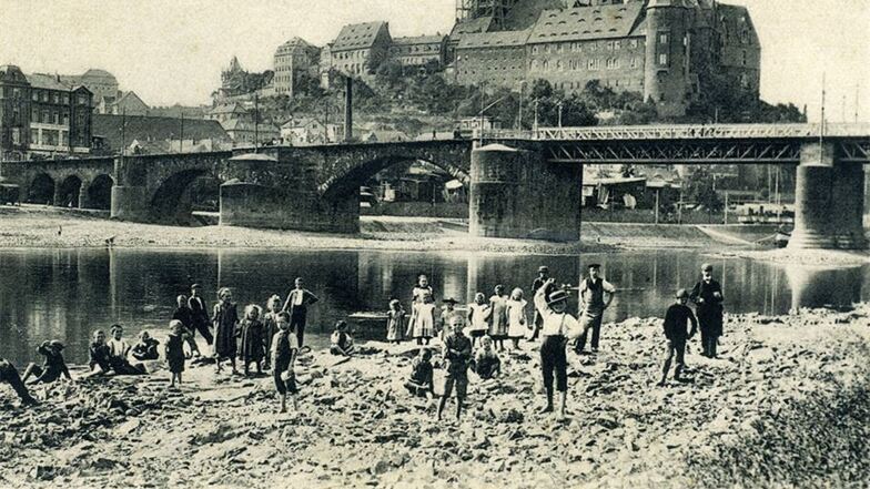 Sommer an der Elbe 1904. Bislang waren solche Aufnahmen nur aus Dresden bekannt. Steffen Förster vom Stadtmuseum Meißen entdeckte diese Postkarte.