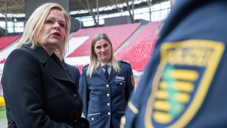 Nancy Faeser kündigt erhöhte Polizeipräsenz an EM-Spielorten an