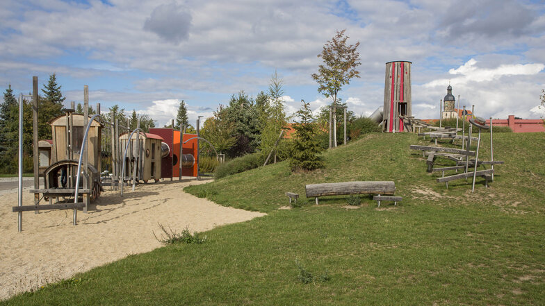 Schließlich ließ die Stadt die Ruine 2013 abreißen. An ihrer Stelle wurde 2016 der Polypark eröffnet.