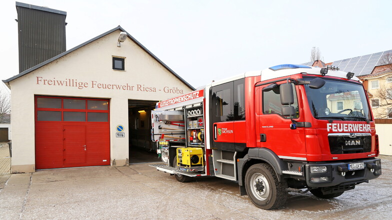 Das Feuerwehrgerätehaus in der Mozartstraße in Gröba steht am Donnerstag ab 19 Uhr für jedermann offen.
