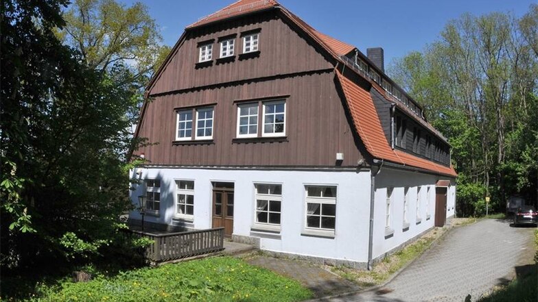 Nicht gut läuft es für die Humboldtbaude in Ebersbach. Das Lokal steht seit Jahren leer, im Gebäude befindet sich aber noch das Museum der Stadt Ebersbach-Neugerdorf.