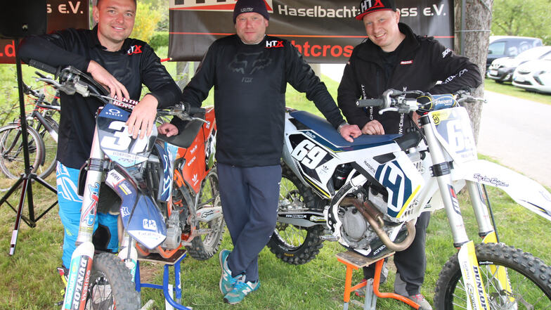 Der Motorcrossverein war mit Heiko Ebischbach, David Wagner, Lars Antrack (v.l.n.r.) und viel PS vertreten.