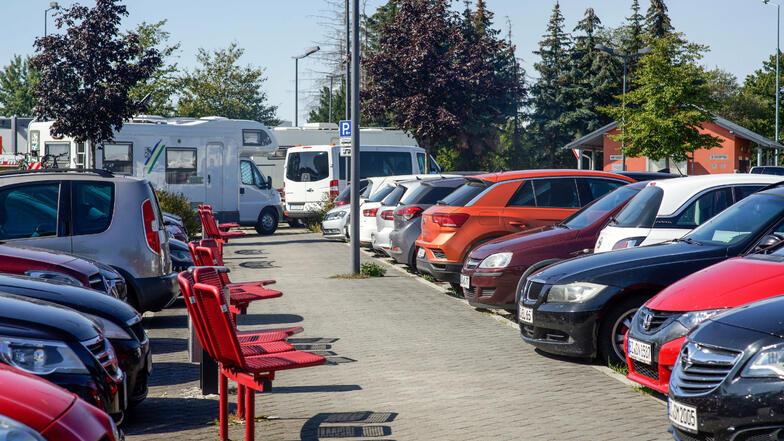 Pendlerparkplätze entlang der A 4 erfreuen sich großer Beliebtheit. Bei Weißenberg, Salzenforst und Burkau kommen nun weitere Stellflächen hinzu.