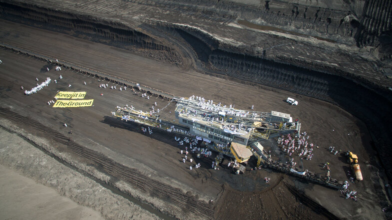 Bilder wie diese aus der Lausitz im Tagebau Welzow-Süd im Juni 2019 soll es dam Wochenende nicht geben. Kohle-Gegner sollen nicht nahe der Tagebaue und Kraftwerke demonstrieren dürfen.