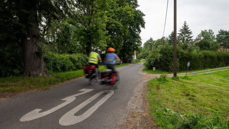 Auf der Neißetalstraße in Ludwigsdorf bei Görlitz gilt Tempo 30. Zumindest die Radler dürften sich daran halten, andere aber immer seltener.