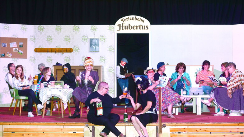Im Herbst 2023 erlebte das Theater mit dem Stück "Ferienheim Hubertus" im Niederoderwitzer Kretscham nach jahrzehntelanger Pause eine Wiedergeburt.