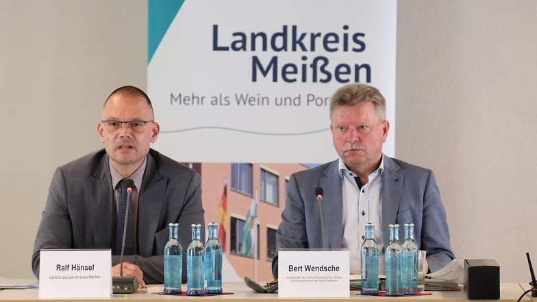 Beide in der CDU: Meißens Landrat Ralf Hänsel (l.) und der wiedergewählte Co-Vorsitzende seiner Fraktion Bert Wendsche (parteilos).