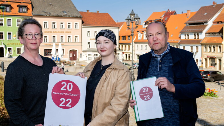 Anett Immel, Vera Tuschling und Matthias Stark präsentieren das neue Jahresthema von Stolpen.