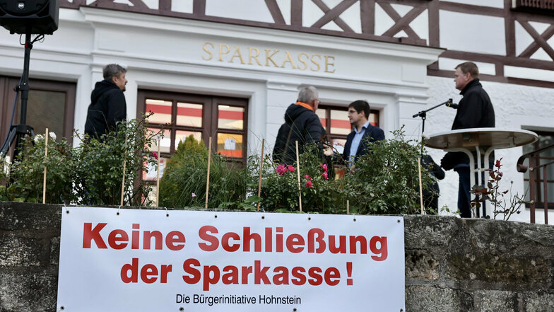 Die Sparkasse zieht sich Ende November aus Hohnstein zurück - trotz Protest.