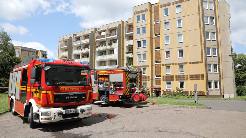 Die Feuerwehr musste zu diesem Dresdner Wohnhaus in der Blasewitzer Straße ausrücken.