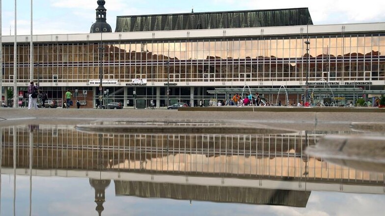 Hänsch hat es nie verkraftet, dass der Saal im Dresdner Kulturpalast umgebaut wird. Der Bund der Architekten hat im März seine jahrzehntelangen Verdienste an der Entwicklung Dresdens gewürdigt.