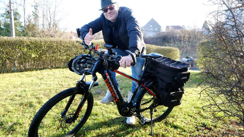 Der Hühndorfer Markus Höfler fährt Fahrrad gegen seine Rheumabeschwerden.