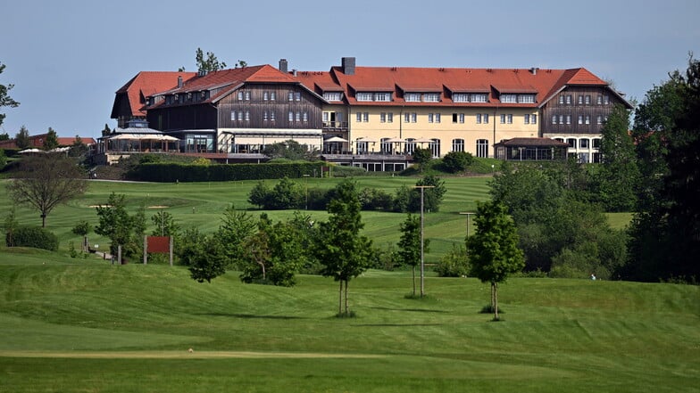 In diesem luxuriösen Golfhotel wohnt die Nationalelf während ihres Trainingslagers im Vorfeld der Heim-EM.