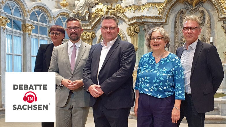 In dieser Folge "Debatte in Sachsen" auf dem Podium (v.l.n.r.): Luise Neuhaus-Wartenberg (Linke), Martin Dulig (SPD), Eva Jähnigen (Grüne), Christian Hartmann (CDU) und Moderator Oliver Reinhard.