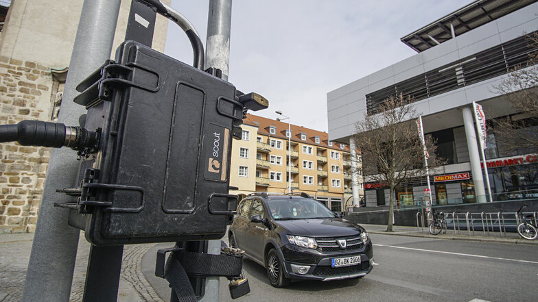 Insgesamt vier dieser Geräte stehen noch bis voraussichtlich Freitag in Bautzen. Sie erfassen Daten zum Verkehr in der Innenstadt.