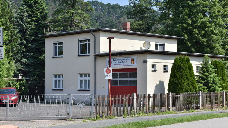 Das alte Hainsberger Feuerwehrhaus ist für neue Fahrzeuge zu klein. Ein Neubau muss her.