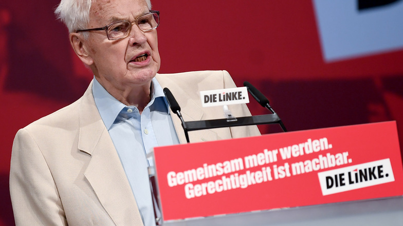 Hans Modrow, letzter Ministerpräsident der DDR, spricht beim Bundesparteitag der Partei Die Linke.