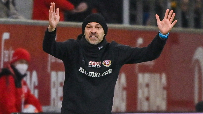 Dynamo Dresdens Trainer Alexander Schmidt ärgert sich bei der Niederlage in Regensburg vor allem über die Fehler in Schlüsselsituationen.