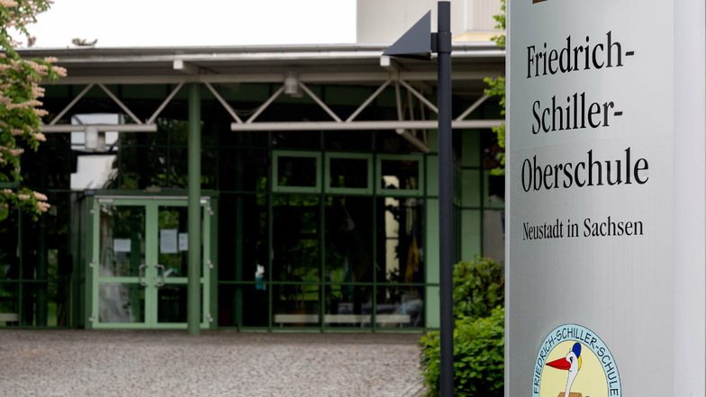 In der Friedrich-Schiller-Oberschule ist eine Corona-Infektion festgestellt worden. Das hat weitreichende Folgen.