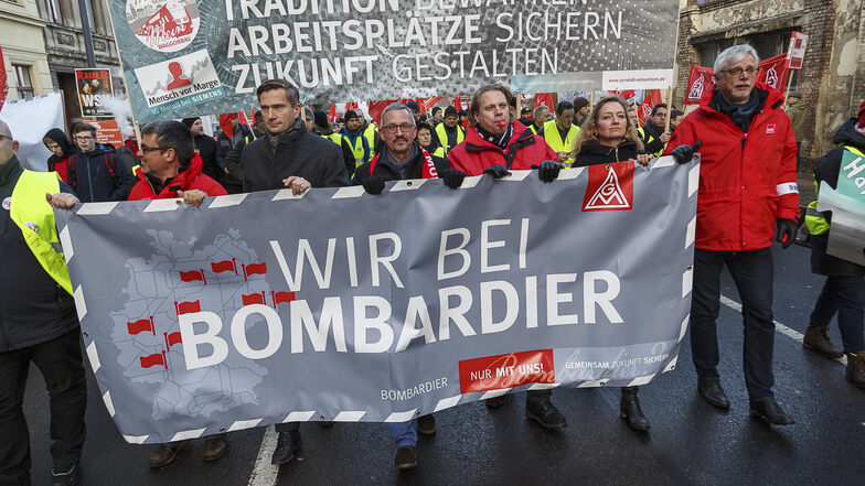 Großdemonstration zum Erhalt der Arbeitsplätze bei Siemens und Bombardier in Görlitz. 19.01.2018 / Demonstrationszug vom Waggonbau zum Brautwiesenplatz.