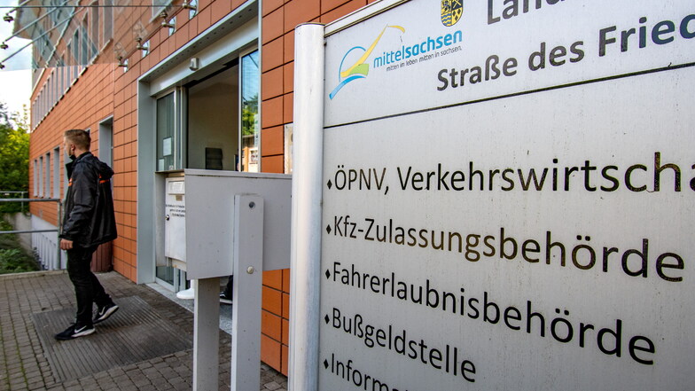 Geänderte Öffnungszeiten gelten ab sofort für die Kfz-Zulassungsstelle und die Fahrerlaubnisbehörde des Landkreises Mittelsachsen.