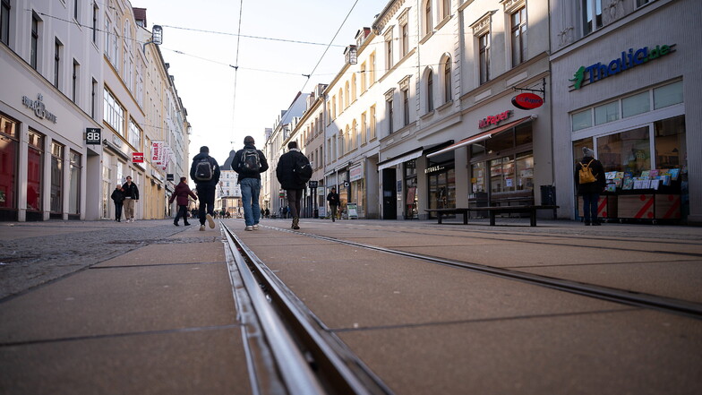 Weniger los auf der Berliner Straße in Görlitz: Die Stadt hat im April 86 Einwohner eingebüßt.