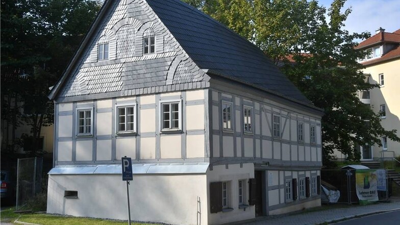 Das Fachwerkhaus Pfarrgasse 1 in Sebnitz wird Vereinshaus.