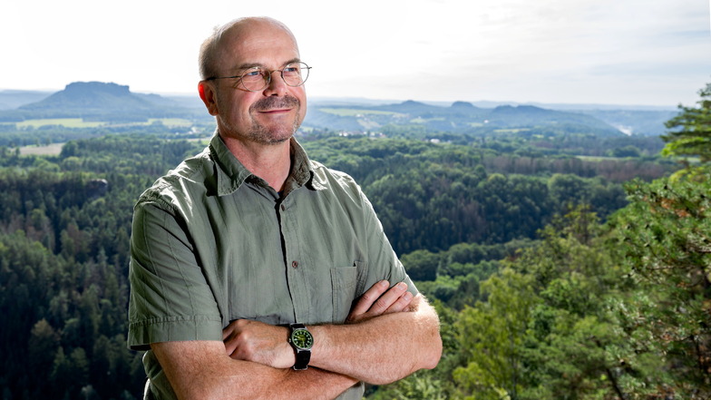 Wenn man nur an die Probleme denkt, dreht man durch, sagt Michael Dora. Als Chef des Bergrestaurants Brand-Baude bei Hohnstein hat er auf jeden Fall immer eine gute Aussicht - vom "Balkon der Sächsischen Schweiz".