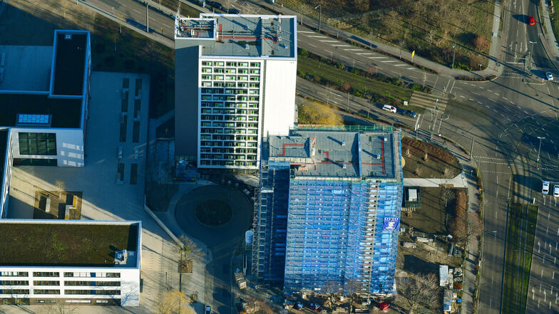 Fast 28 Millionen Euro hat die Sanierung der beiden Hochhäuser am Lennéplatz gekostet. Das schlägt sich auch im Mietpreis nieder.