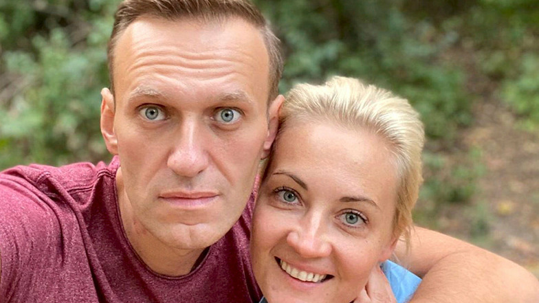 Dieses Foto veröffentlichte Alexej Nawalny am Freitag, dem 25. September 2020, auf seinem Instagram-Account, es zeigt ihn und seine Frau Julia an einem unbekannten Ort in Deutschland.