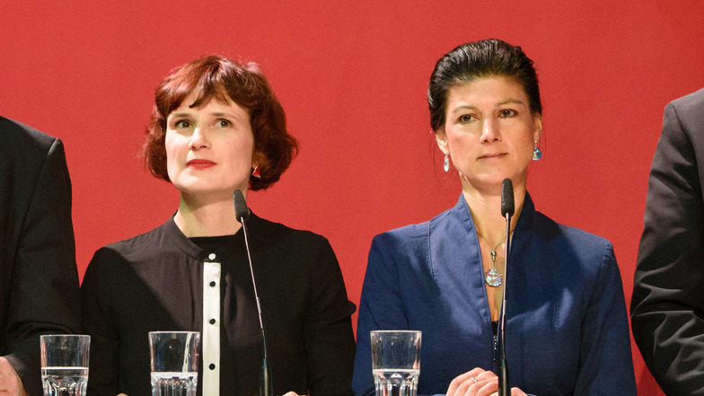 Katja Kipping (links) sieht die Linke als Partei, die um die Alltagssorgen der Menschen weiß. Sahra Wagenknecht hat da ihre Zweifel. Arme empfänden die Linke als belehrend, sagt sie.