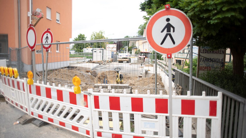 Die Bauarbeiten in Pulsnitz an der neuen Brücke über den gleichnamigen Fluss verzögern sich erneut.