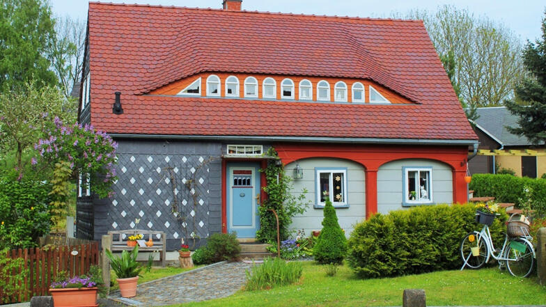 Umgebindehäuser prägen die architektonische Landschaft in Ostsachsen wie keine andere Bauart. Sie verbinden Tradition und Individualität einzigartig.