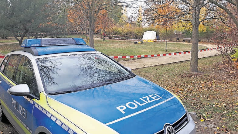 Am 3. November 2018 wurde ein Toter in einem Park in Riesa am Mergendorfer Weg gefunden.