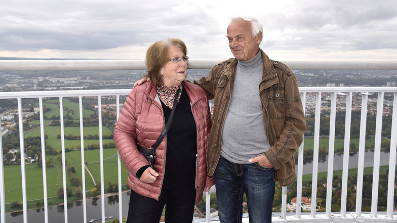 Die Pappritzer Anwohner Hans-Peter und Heidemarie Mitte freuen sich, endlich mal wieder auf dem Turm zu sein.
