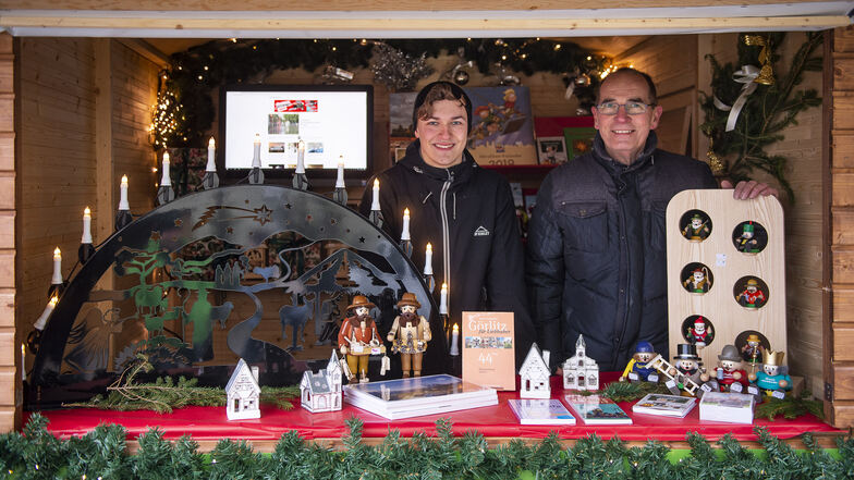 Am SZ-Stand auf dem Christkindlmarkt gibt es Weihnachts-Deko und eine Tombola.