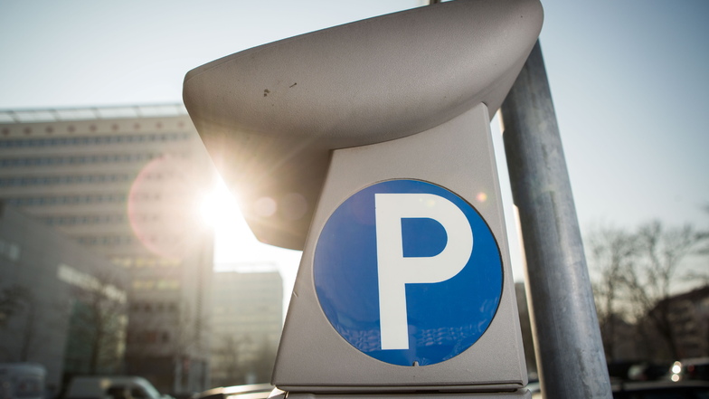 Dresden erhöht die Parkgebühren - jetzt wirklich. Nachdem das neue Regelwerk zunächst Fehler enthielt, musste der Stadtrat ein zweites Mal darüber abstimmen.