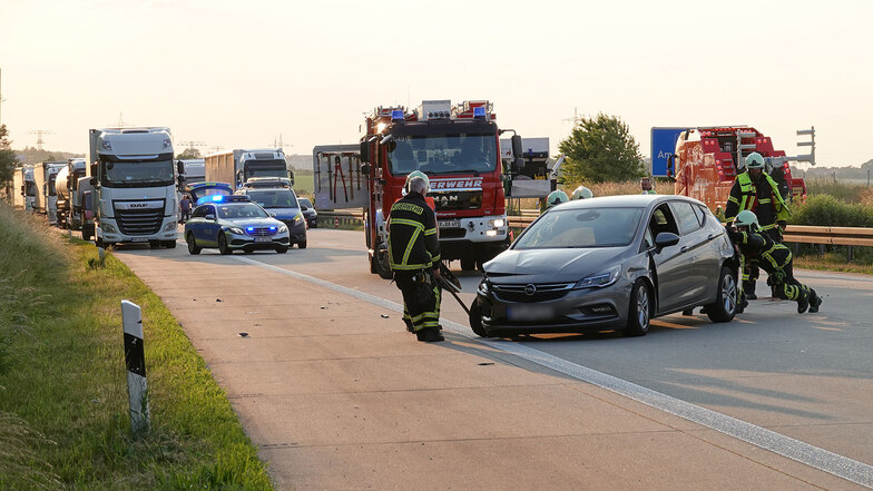 Autobahn A17 bei Bannewitz: Polizei sucht nach Unfallfahrer