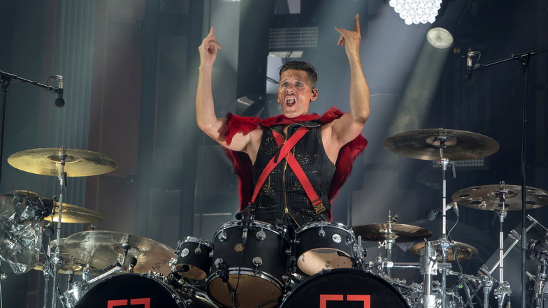Nach den Vorwürfen gegen Rammstein hat sich nun Christoph Schneider, der Schlagzeuger der Band, zu Wort gemeldet.